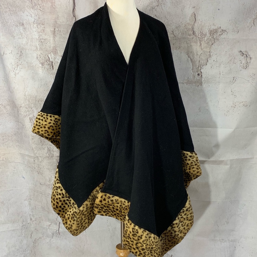 Komitor Cape Cloak Wrap Poncho Black Wool Leopard